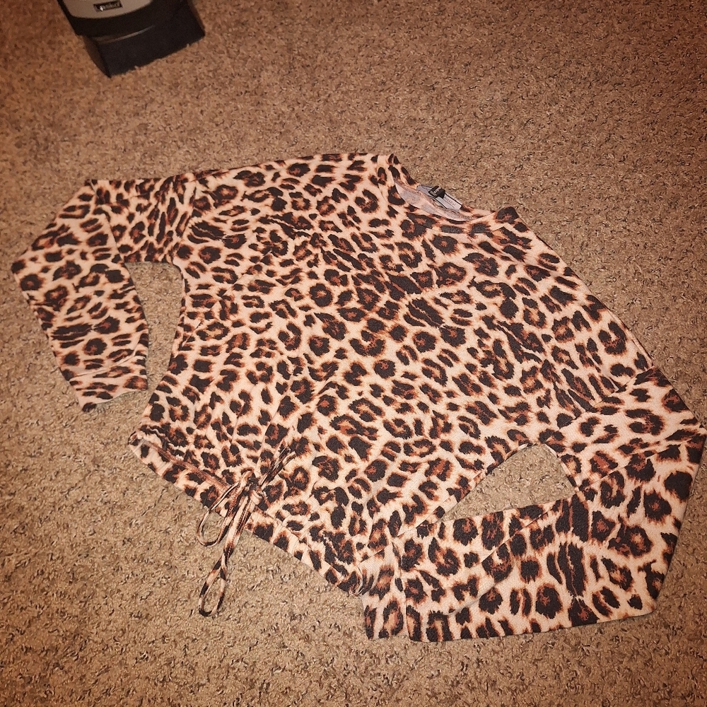 Leopard Print Long Sleeve Lounge Top - Women - Picture 3 of 6